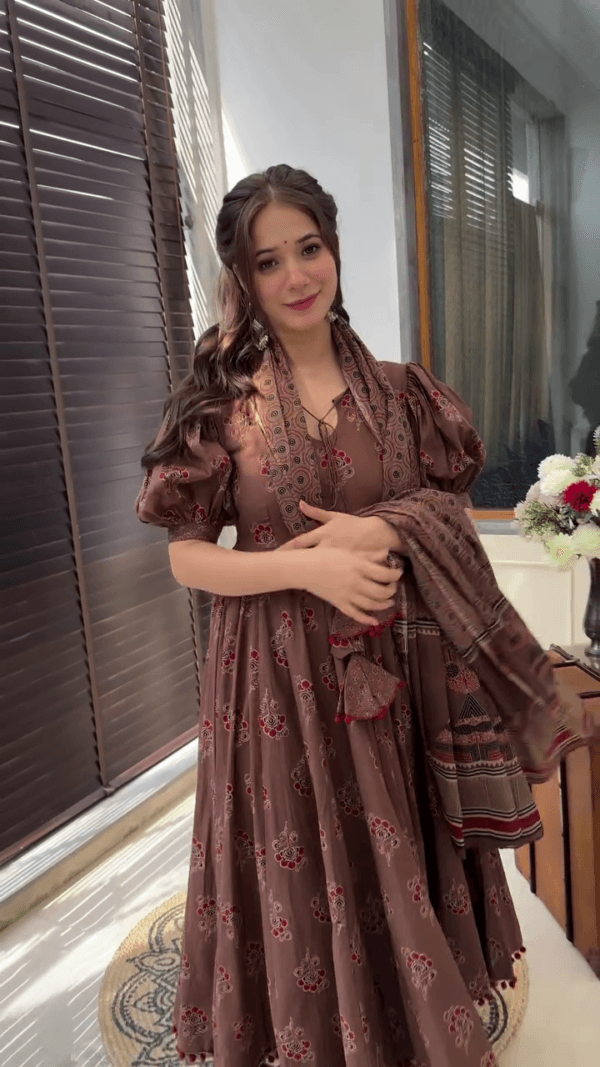 PARTY WEAR FLARED PRINTED GOWN WITH DUPATTA - Image 3