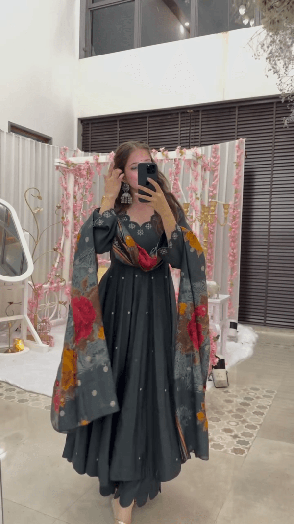 Charcoal Veil muslin suit set - Image 4