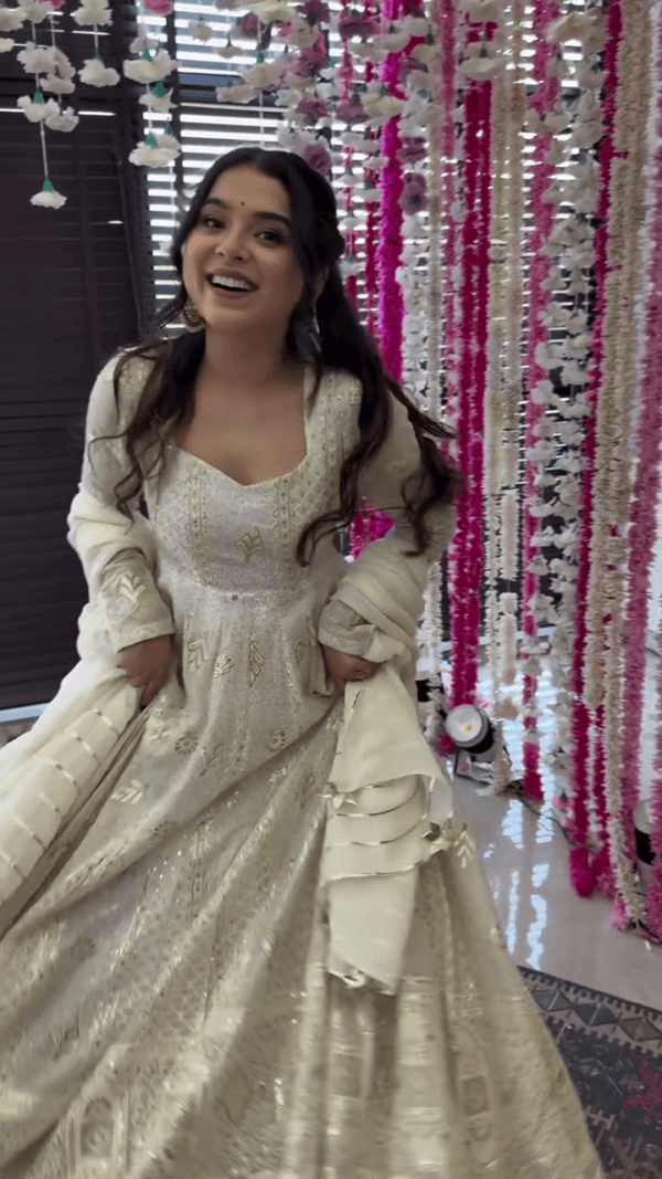 WHITE EMBROIDERED GEORGETTE ANARKALI FULLY STITCHED SUIT SET - Image 3