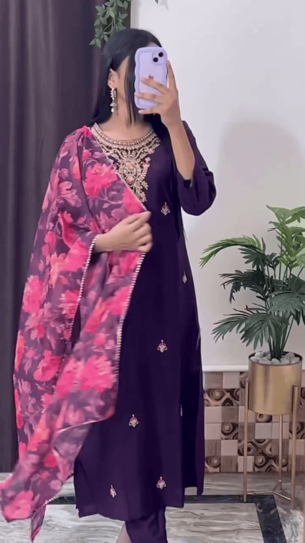 Floral Embroidered Zari Kurta with Trousers & Dupatta (7 Design) - Image 5