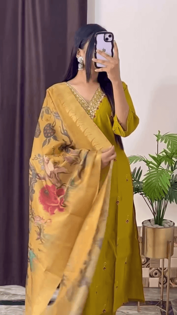 Floral Embroidered Zari Kurta with Trousers & Dupatta (7 Design) - Image 2