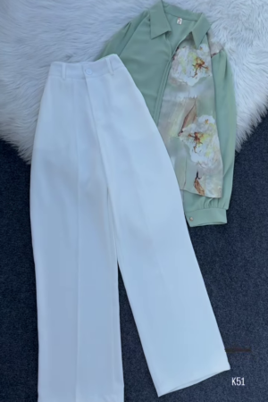 Elegant Floral Blouse & Wide-Leg Pants Set – Chic & Sophisticated