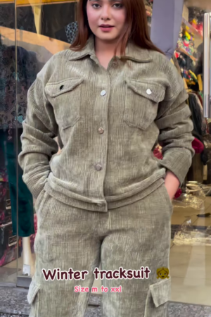Corduroy Winter Tracksuit – Warm, Street‑Chic, and Comfort Ready 🧥�