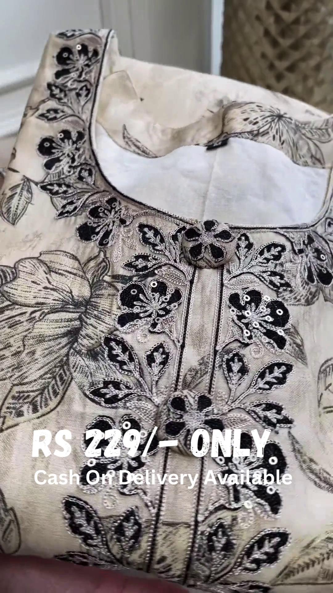 Timeless Off-White Floral Printed Kurta Set – Summer Ethnic Elegance - Image 2