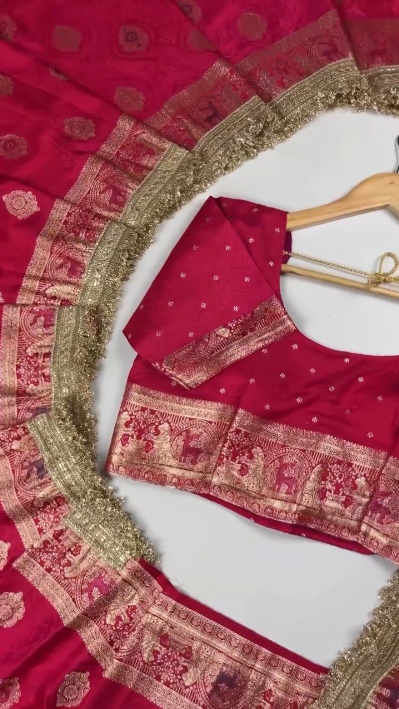Regal Banarasi Silk Zari Woven Saree with Intricate Border β Available in Royal Purple & Deep Fuchsia - Image 4