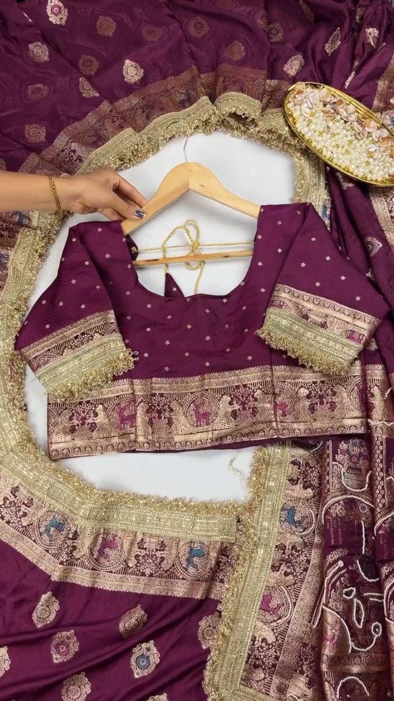 Regal Banarasi Silk Zari Woven Saree with Intricate Border β Available in Royal Purple & Deep Fuchsia - Image 5