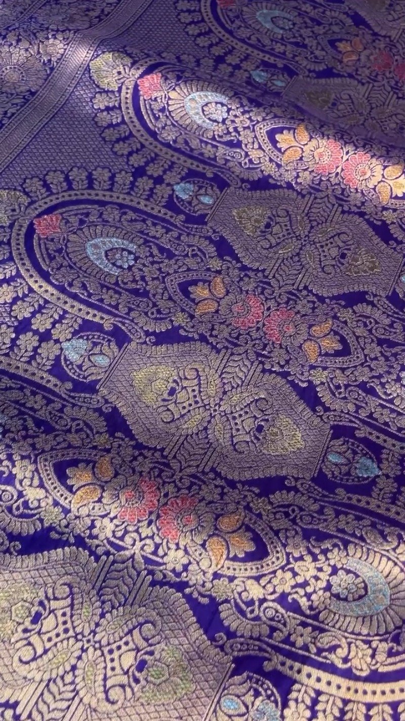 Royal Purple & Sky Blue Scalloped Border Banarasi Silk Saree Set β Available in Royal Purple & Sky Blue - Image 5