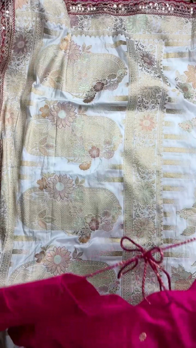 Exquisite Brocade-Embellished Saree and Blouse Set β Available in Cream & Magenta - Image 5