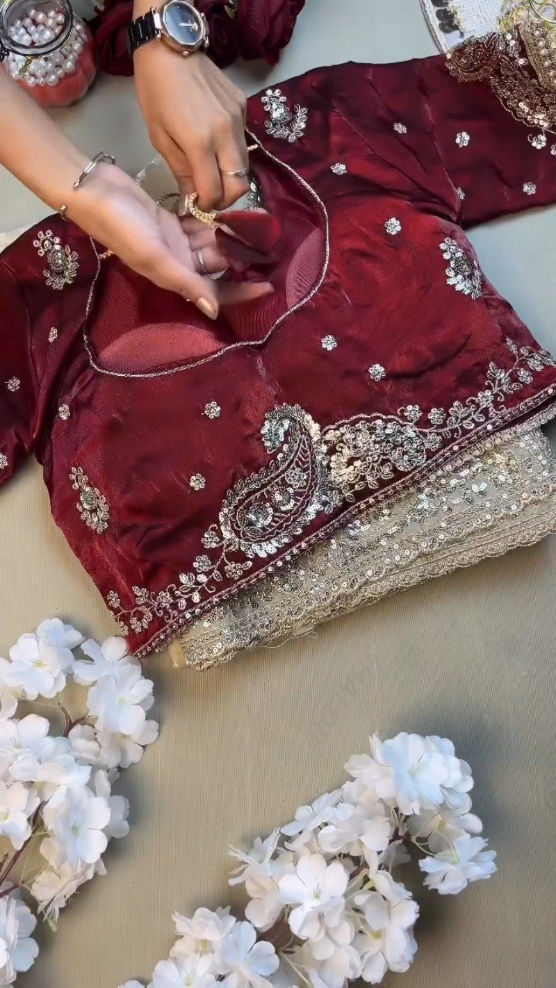 Opulent Paisley Embellished Saree Set β Available in Wine & Champagne - Image 3