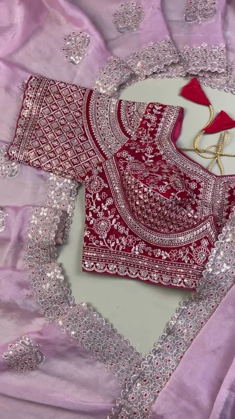 Enchanting Lilac Organza Saree & Maroon Velvet Blouse Set β Available in Lilac & Maroon