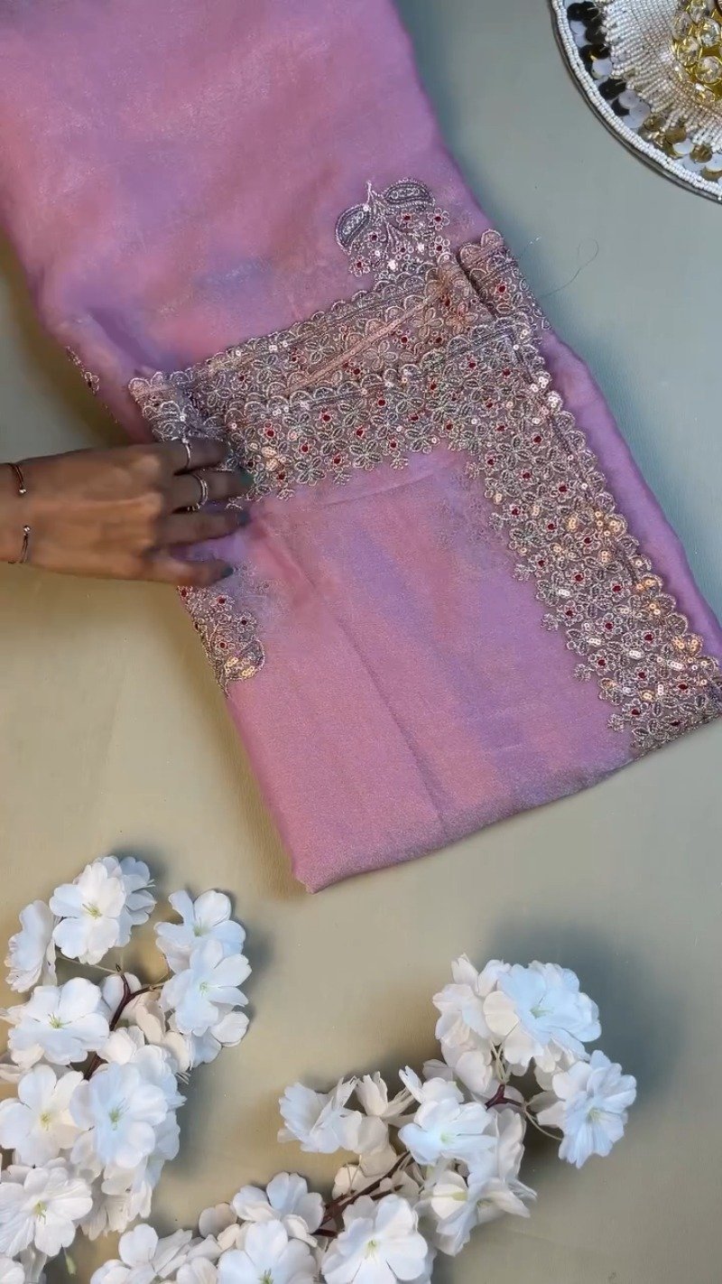 Enchanting Lilac Organza Saree & Maroon Velvet Blouse Set β Available in Lilac & Maroon - Image 4
