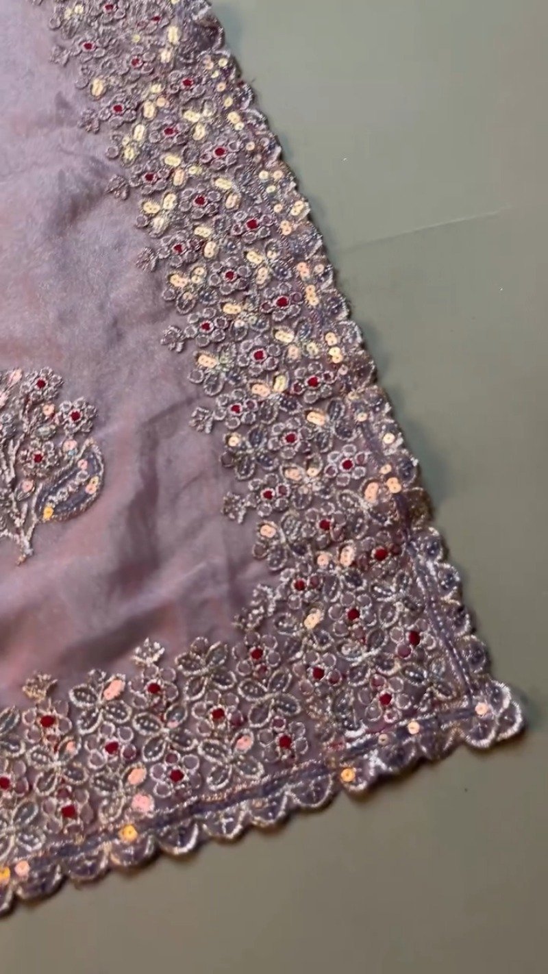 Enchanting Lilac Organza Saree & Maroon Velvet Blouse Set β Available in Lilac & Maroon - Image 6