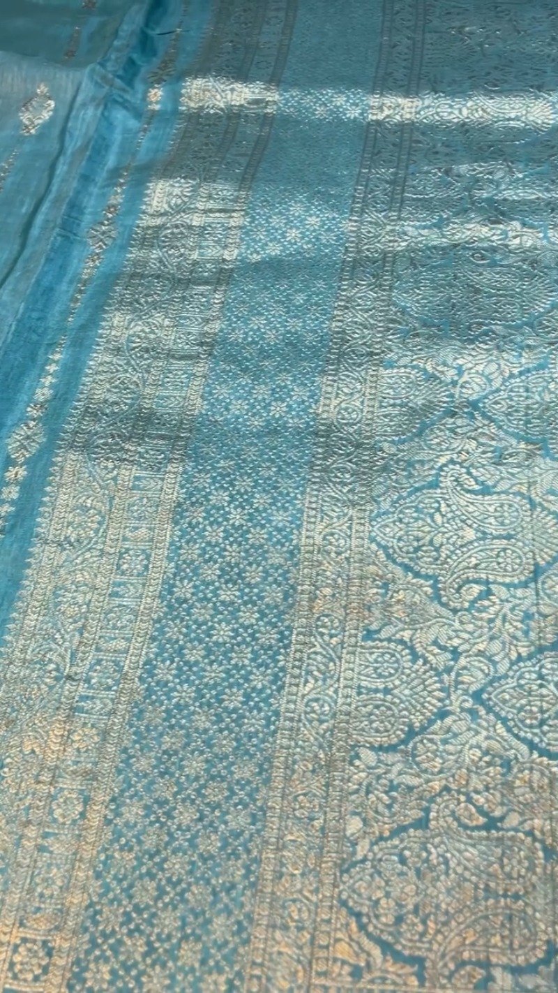 Opulent Paisley-Embroidered Silk Saree with Contrast Handcrafted Blouse โ Available in Fuchsia & Teal Blue - Image 4